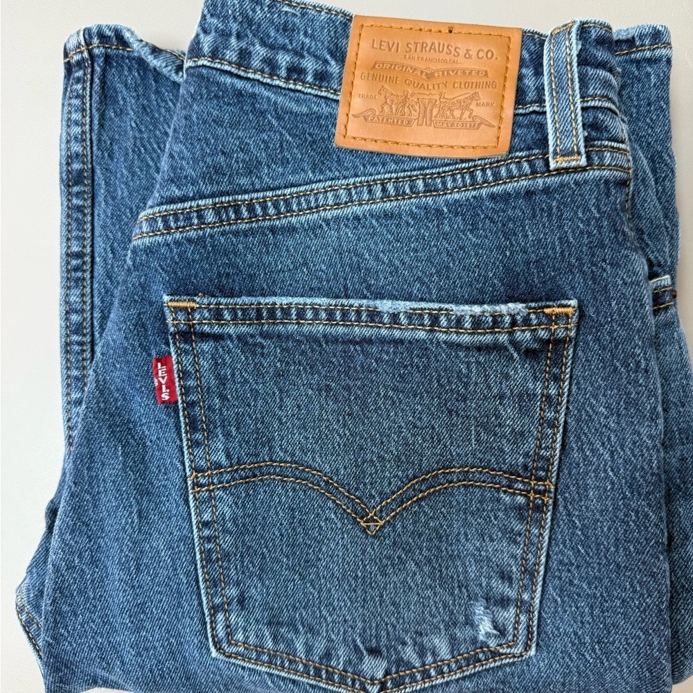 Levi's 70’s High Flare Women’s Jeans - Flare with Distressed Accents - Like new!